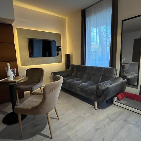 Baobab Suites Сиофок Екстериор снимка