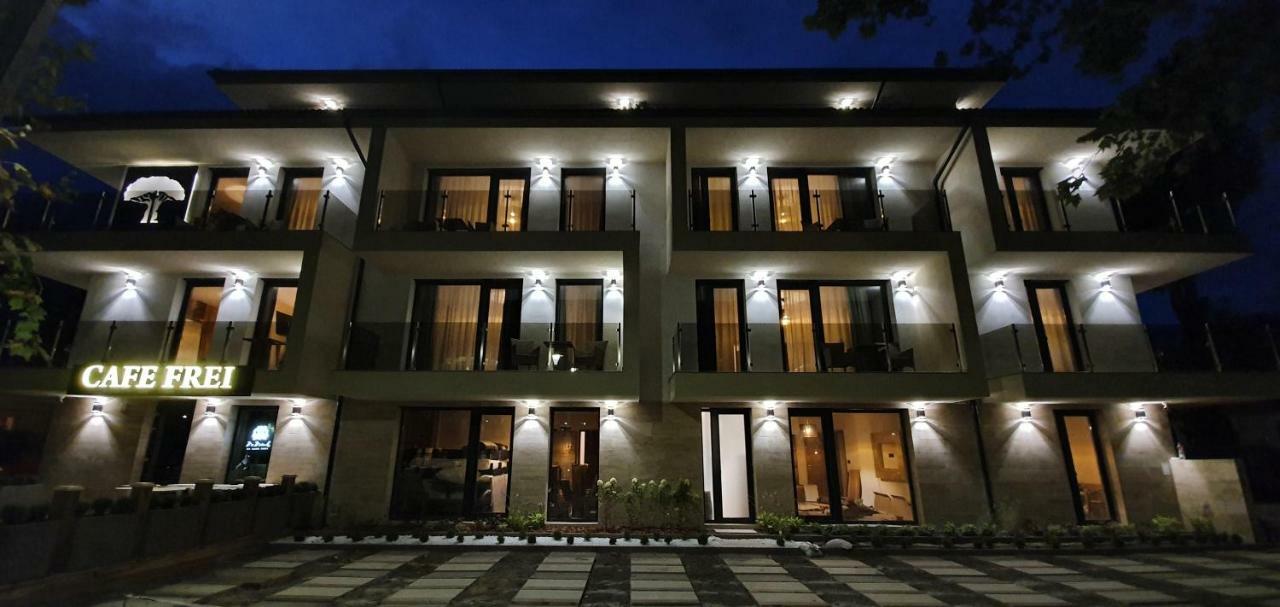Baobab Suites Сиофок Екстериор снимка