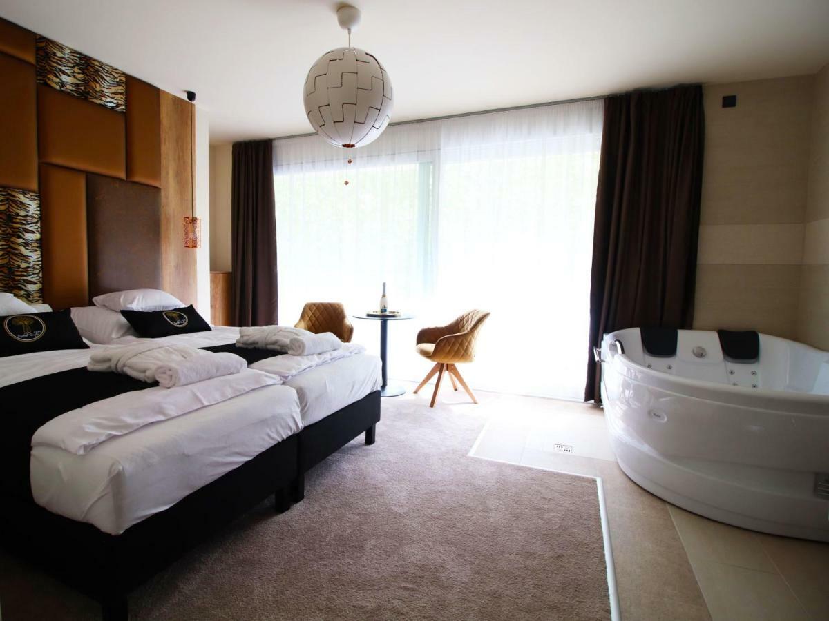 Baobab Suites Сиофок Екстериор снимка