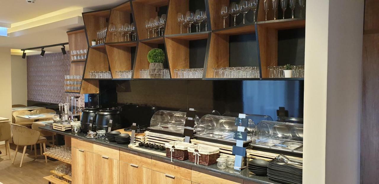 Baobab Suites Сиофок Екстериор снимка