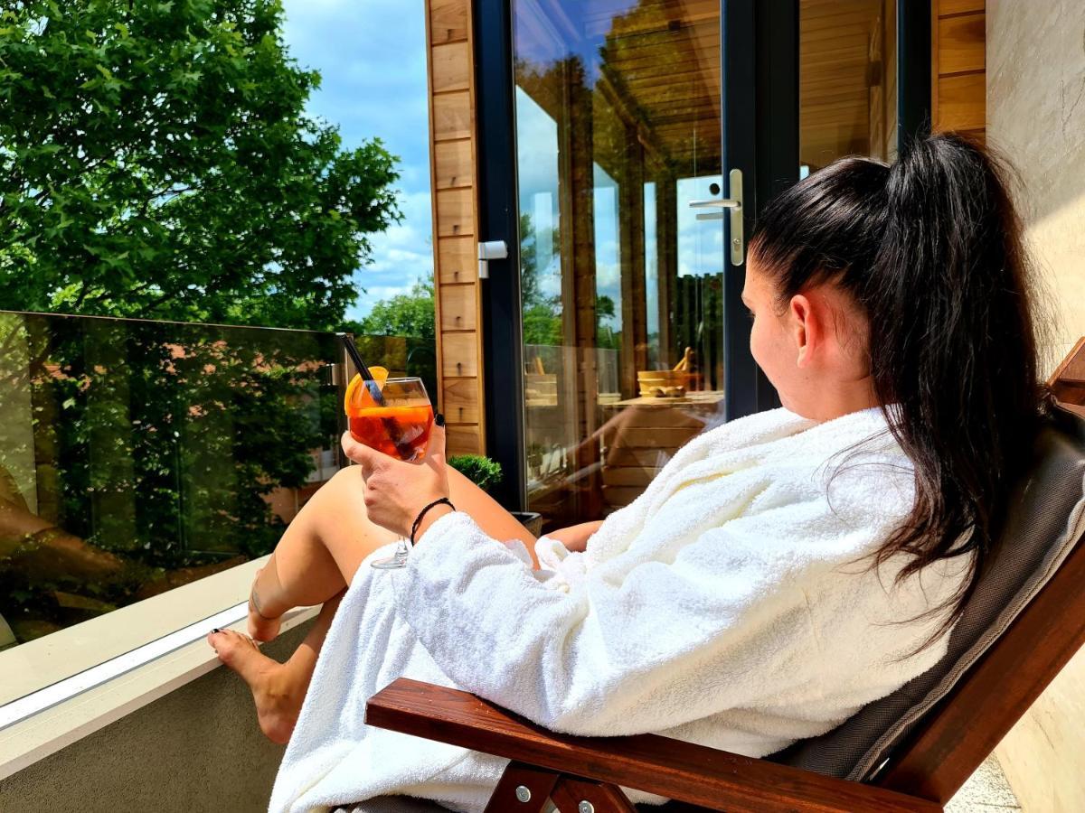 Baobab Suites Сиофок Екстериор снимка